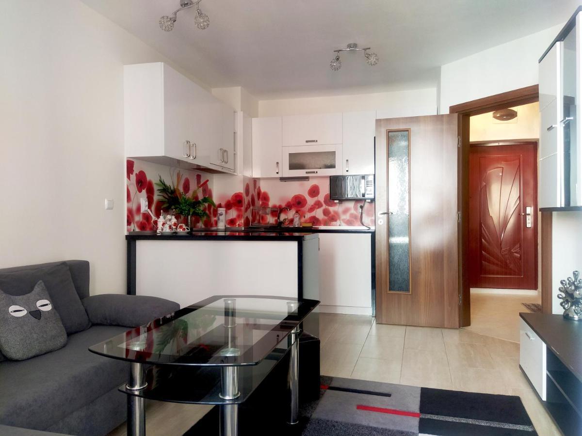 Modern Apartment In Burgas Exteriör bild