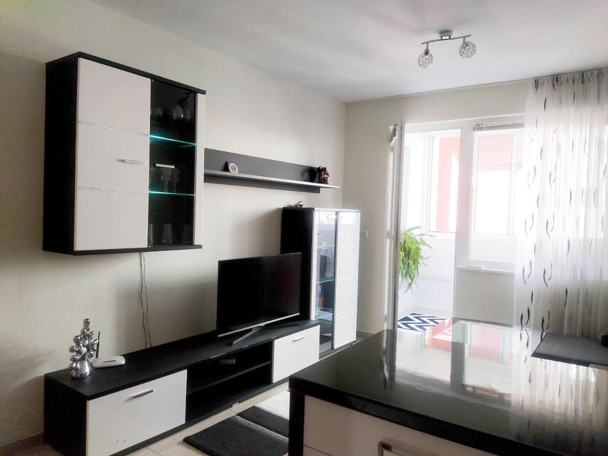 Modern Apartment In Burgas Exteriör bild
