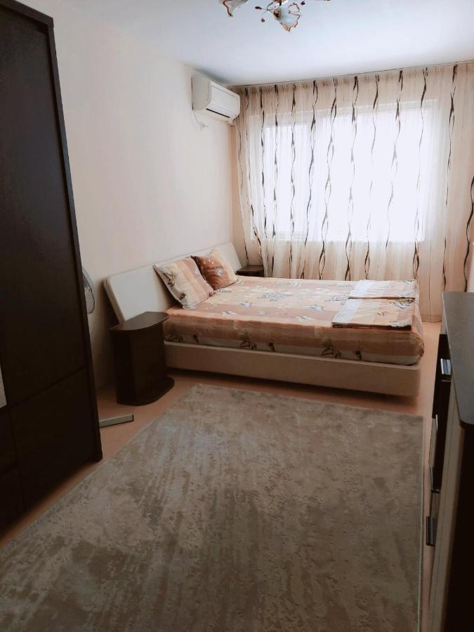 Modern Apartment In Burgas Exteriör bild
